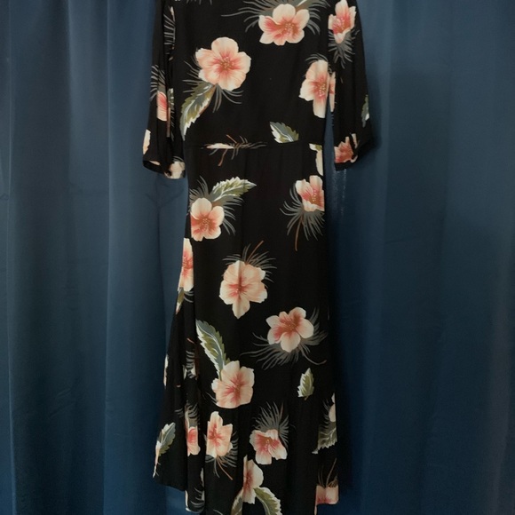 Volcom - Picture 4 of 5